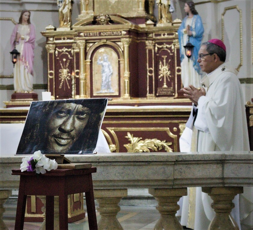 El record de la Modesta salta l'oceà i a Colòmbia Sant'Egidio celebra amb l'arquebisbe de Bogotà l'acte de record dels que moren pobres i sense casa